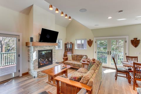 Game Room & Deck: Pet-Friendly Lake Arrowhead Home House in Lake Arrowhead