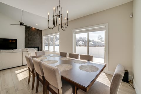 2 Mi to Notre Dame: Spacious Home w/ Private Yard House in South Bend