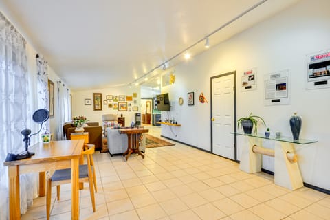 5 Mi to Forest Grove: Historic Farmland Escape House in Willamette Valley