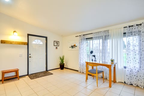 5 Mi to Forest Grove: Historic Farmland Escape House in Willamette Valley