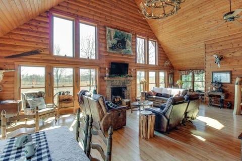 Reel in Fish, Relax By Fire: McMinnville Cabin House in Tennessee