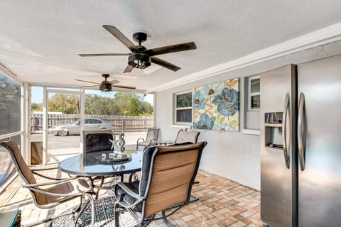 8 Mi to Sunset Beach: Home w/ Large Patio + Pool! House in New Port Richey