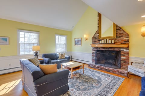 Beach & Golf Hub w/ All-Season Sunroom in Cape Cod House in Orleans