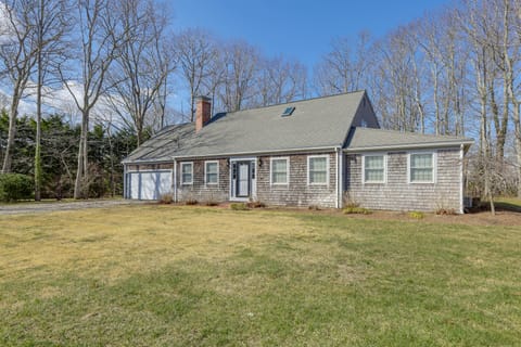 Beach & Golf Hub w/ All-Season Sunroom in Cape Cod House in Orleans