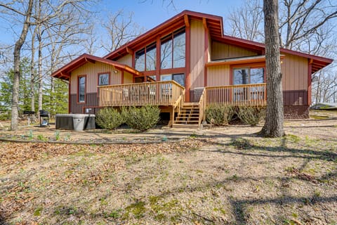 Luxury Lake Home, Amazing Views, Resort Amenities House in Lake of the Ozarks