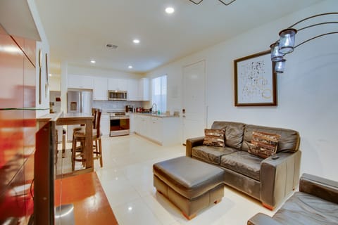 1 Mi to Heritage Lake Park: Duplex w/ Patio! Apartment in Menifee