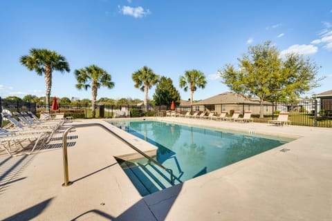 5 Mi to Dtwn Clermont: Family Home w/ Water Views! House in Clermont