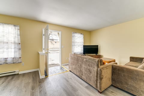 Near Hospitals: Home w/ Yard in Albany! House in Albany