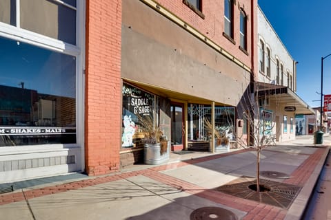 Downtown Emmett Apt: 7 Mi to Black Canyon Dam Apartment in Salmon River