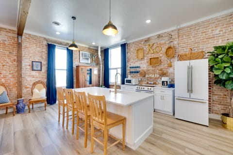 Downtown Emmett Apt: 7 Mi to Black Canyon Dam Apartment in Salmon River