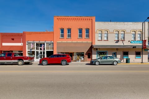 Walk to Shops & Eats: Charming Dtwn Emmett Apt! Apartment in Salmon River