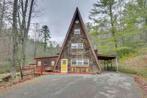 A-Frame Cabin w/ Spacious Yard in Tellico Plains! House in Tennessee