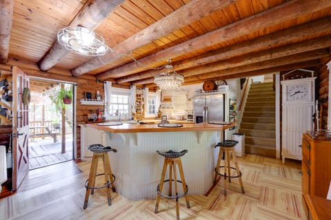 4 Mi to Mickler Beach: Group Getaway w/ Lush Yard! House in Palm Valley