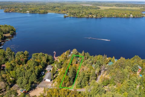 Lakefront Cabin on Lake Vermilion w/ Large Dock House in Lake Vermilion