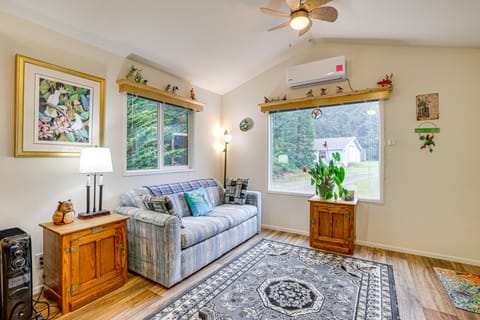 Remote Workers Welcome: Tiny Home in Port Angeles! House in Port Angeles