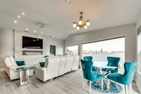 Waterfront Gem w/ Dock in Crystal River! House in Crystal River