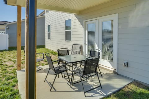 Work, Explore & More: Lebanon Family Home! House in Lebanon