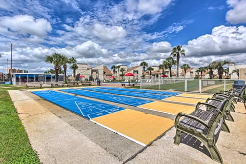 Walk to Pool & Beach: PCB Resort Getaway w/ Porch Apartment in Panama City Beach