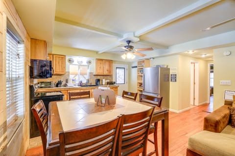 Cabin Close to ATV & Hiking Trails in Delbarton House in West Virginia