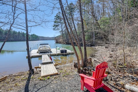 Lakefront Cabin Retreat w/ Dock in Robbinsville! House in Cheoah