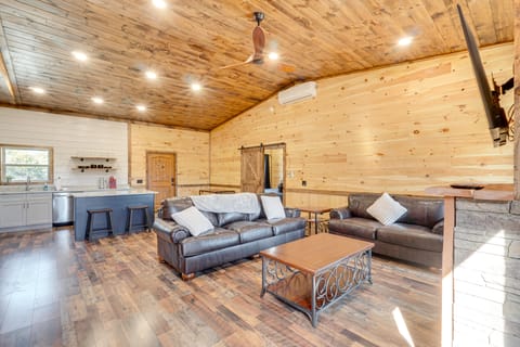 Near Hiking Trails: Mtn-View Haven in Englewood! House in Tennessee