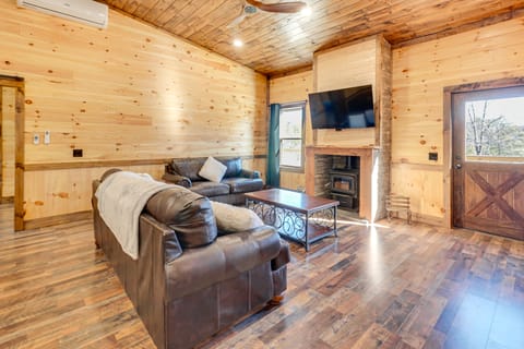 Near Hiking Trails: Mtn-View Haven in Englewood! House in Tennessee