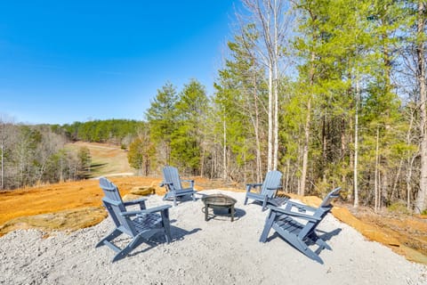 Near Hiking Trails: Mtn-View Haven in Englewood! House in Tennessee