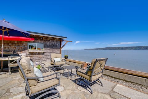Waterfront Gem w/ 2 Patios on Camano Island House in Camano Island