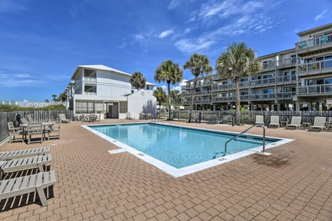 Steps to Sand: PCB Condo w/ Gulf-View Balconies! Apartment in Sunnyside