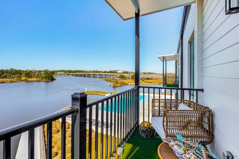 3 Mi to Gulfport Beaches: Waterfront 'Casa Pesce' Apartment in Gulfport