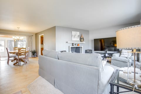 1/2 Mi to Boat Launch: Family Getaway in Menasha! House in Wisconsin