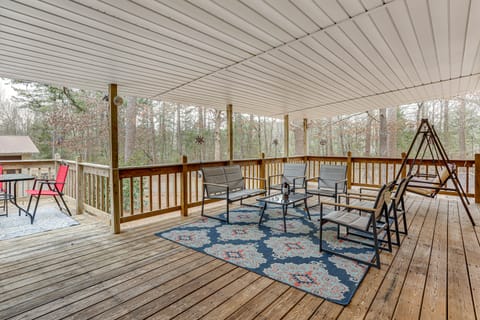 < 1 Mi to Greers Ferry Lake: Dog-Friendly Home! House in Greers Ferry Lake
