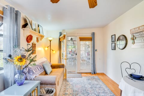 Walkable Studio w/ Patio in Tucson! Apartment in Casas Adobes