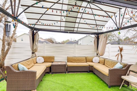 12 Mi to Energy Corridor: Family Home w/ Grill! House in Houston