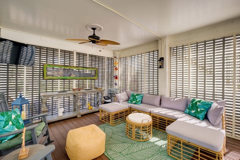 < 1/2 Mi to Beach: Gem w/ Lanai in Pass Christian Cottage in Pass Christian