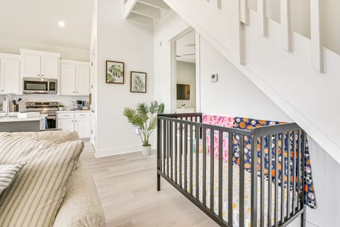 Walk to Crystal Beach: 'The Sandbar Escape' House in Bolivar Peninsula