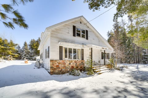 Outdoor Paradise: Spacious Wisconsin Family Home House in Wisconsin
