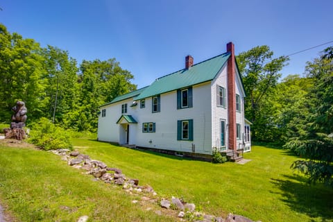 Swim, Ski & Sip: Lakefront Retreat in Plymouth House in Plymouth