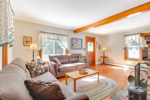 Swim, Ski & Sip: Lakefront Retreat in Plymouth House in Plymouth