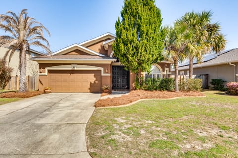 8 Mi to Beach: Home in Mary Esther House in Alabama