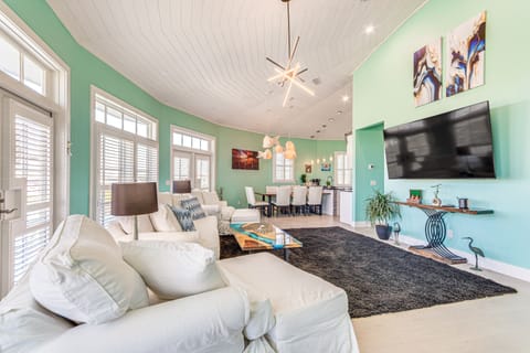 Golf Cart + Elevator: Retreat 1 Block to Beach House in Pensacola Beach