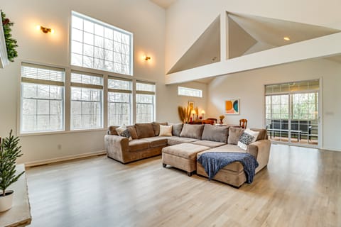 Screened Porch + Fire Pit: Spacious Pocono Retreat House in Pocono Mountains