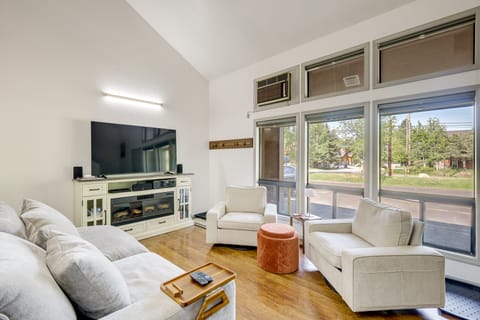 Walk to Payette Lake: McCall Condo w/ Fireplace Apartment in McCall