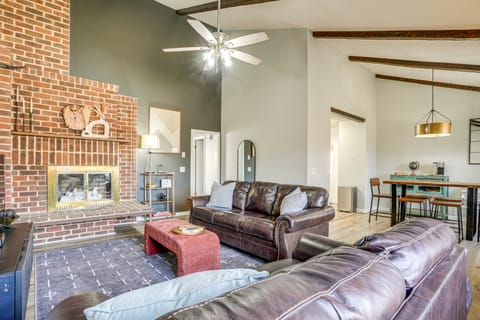 2 Mi to JMU: Harrisonburg Home w/ Gas Grill House in Harrisonburg