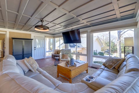 3 Mi to Dtwn Greer: Mountain-View Home! House in Greer