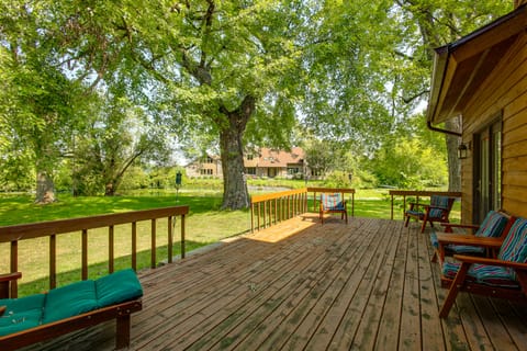 Lake Winnebago Family Retreat: Dock & Deck! House in Lake Winnebago