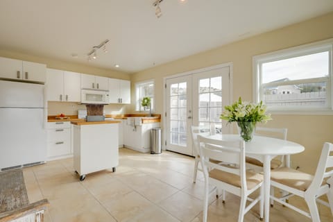 Near Hiking: Dog-Friendly Studio in Los Cerrillos Apartment in New Mexico