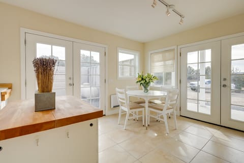 Near Hiking: Dog-Friendly Studio in Los Cerrillos Apartment in New Mexico