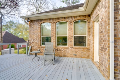 Spacious & Modern Home in Montgomery w/ Deck! House in Lake Conroe