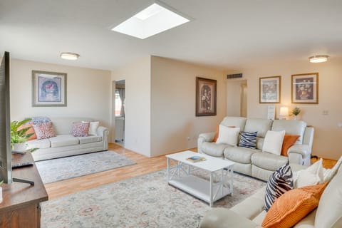 5 Mi to Saguaro National Park: Desert Gem w/ Pool! House in Tucson